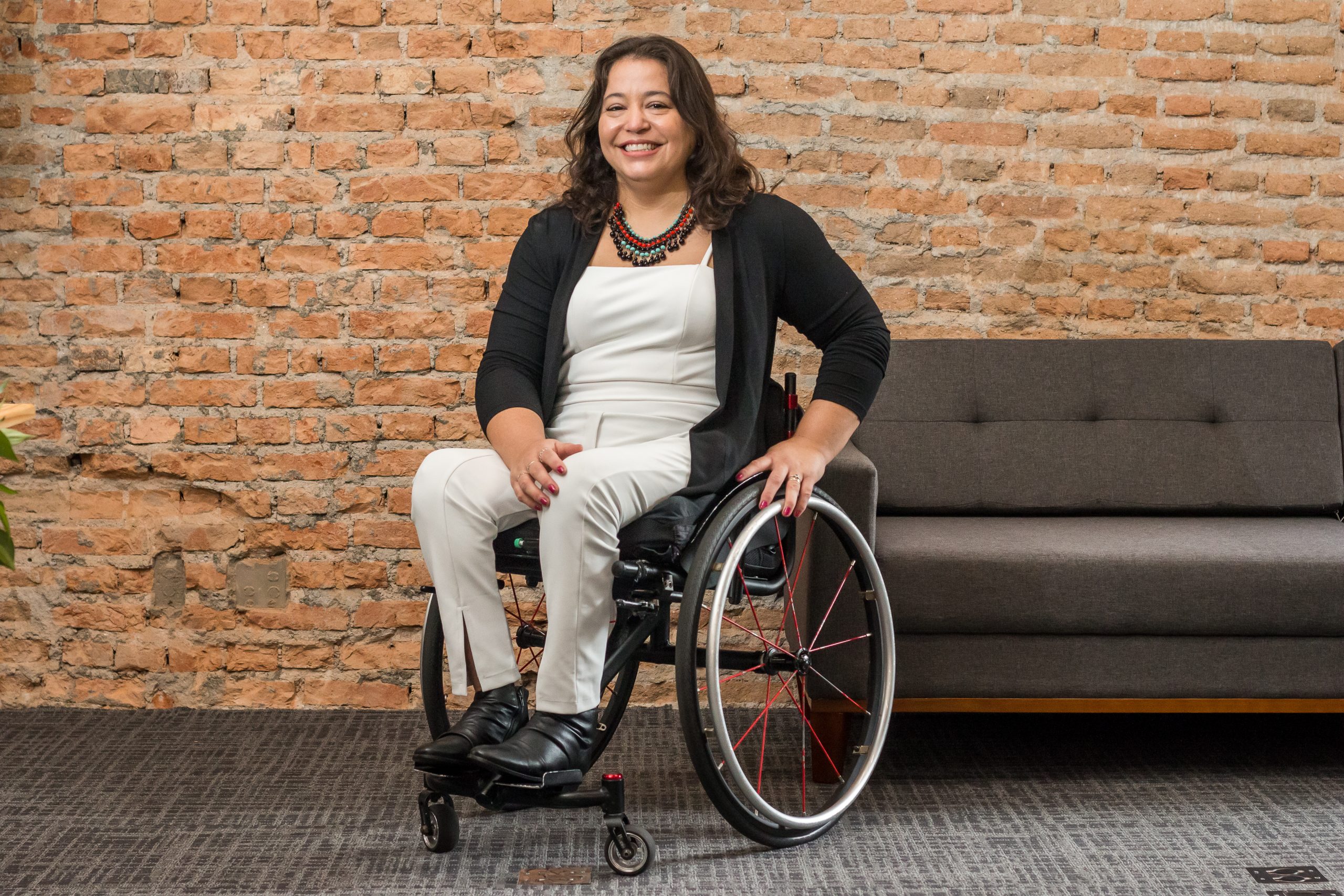 Como as empresas devem incluir e apoiar mães com deficiência no mercado de trabalho